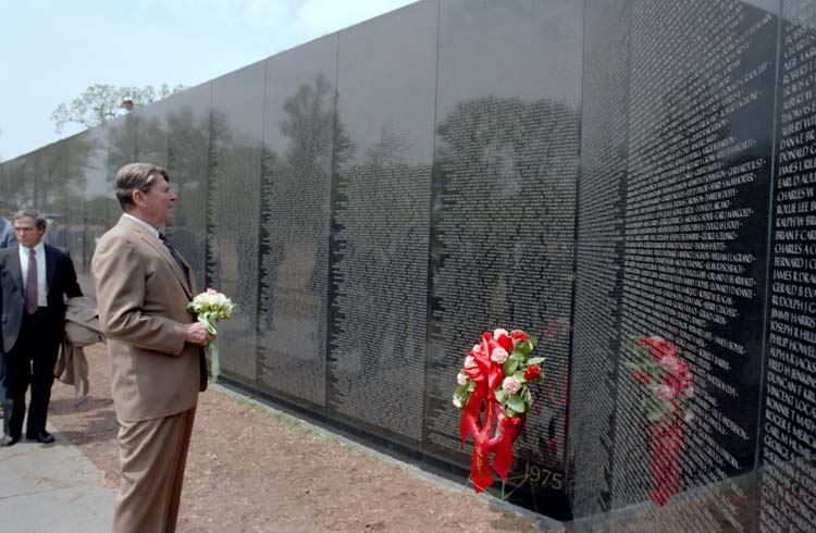 'The Wall That Heals' - Vietnam Wall Comes to the Reagan Library