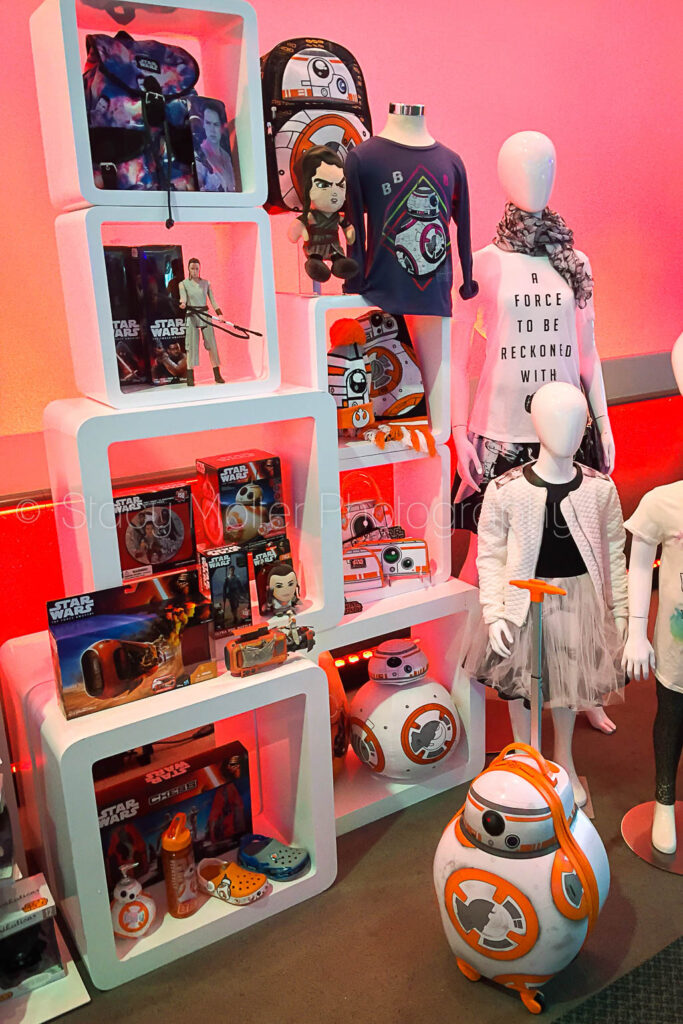 Behind the Scenes at the Star Wars: The Force Awakens Press Conference