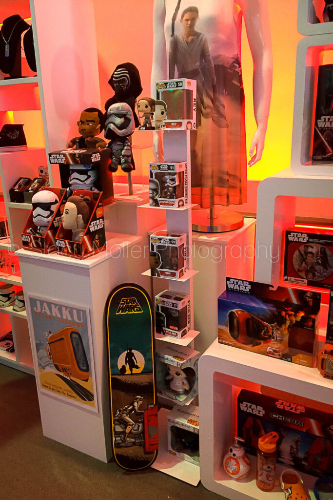 Behind the Scenes at the Star Wars: The Force Awakens Press Conference
