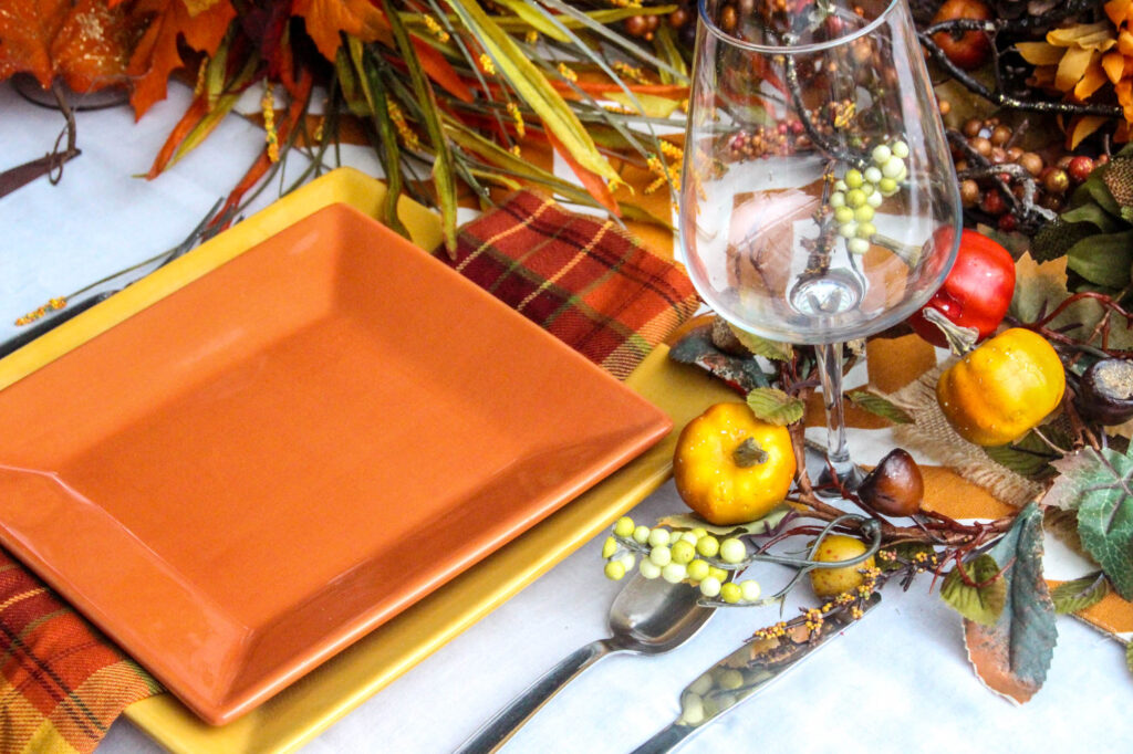 Easy Thanksgiving Tablescape Ideas 9 Easy Thanksgiving Tablescape Idea