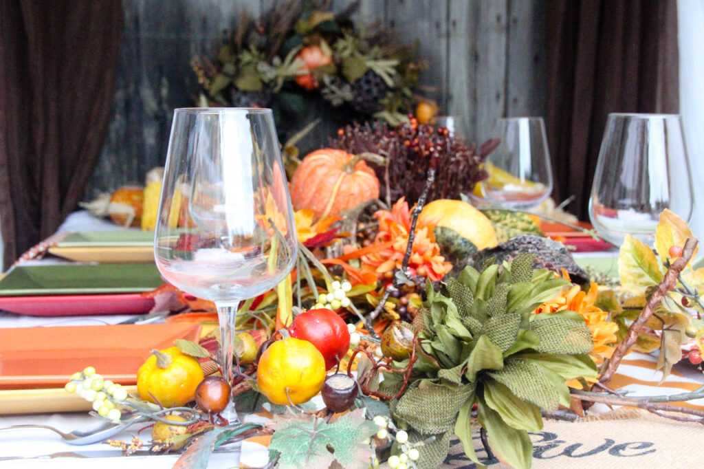 Easy Thanksgiving Tablescape Ideas 1 Easy Thanksgiving Tablescape Idea