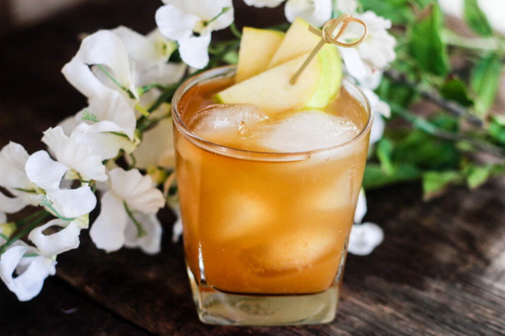 Cinnamon and Apple Stone Wall Drink Recipe