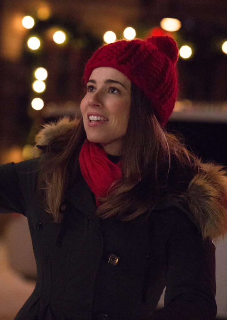 Linda Cardellini Talks CoParenting and Holiday Traditions in Daddy's Home 2