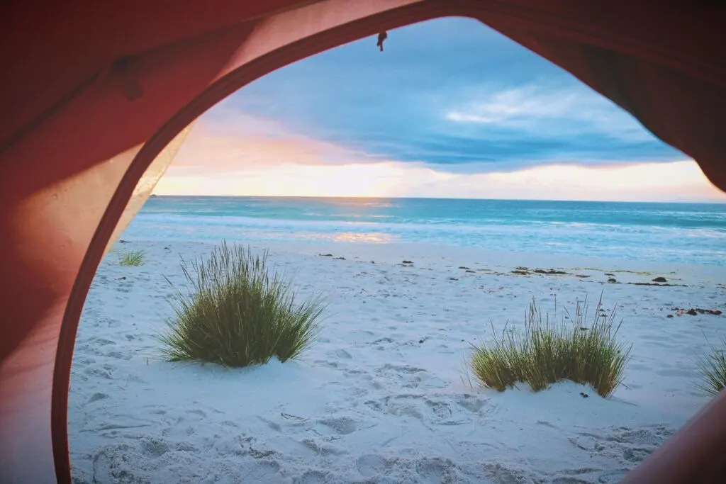 Epic Beach Camping Experience: Tips and Tricks for a Memorable Adventure