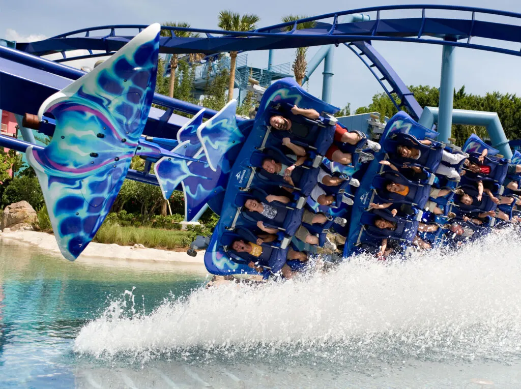 Manta - California is home to many world-renowned amusement parks boasting some of the best roller coasters in the U.S. Here are 10 best roller coasters in California: