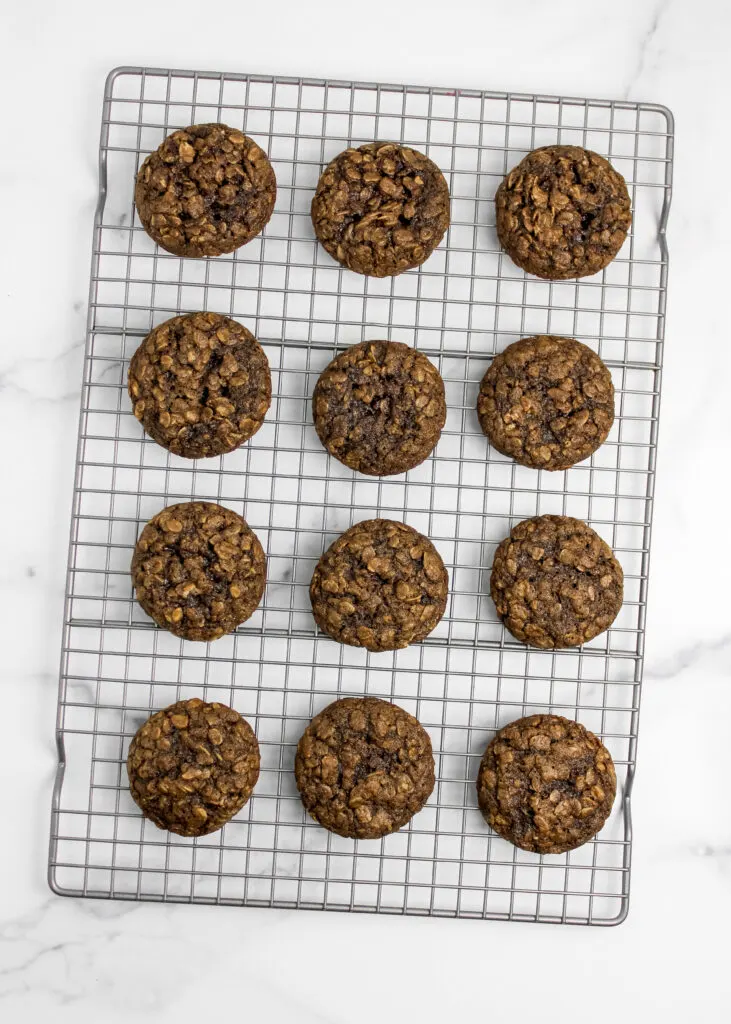 Move aside, Little Debbie! This oh so chocolate-y version of your favorite oatmeal cream pies features a decadent twist you're sure to love. 