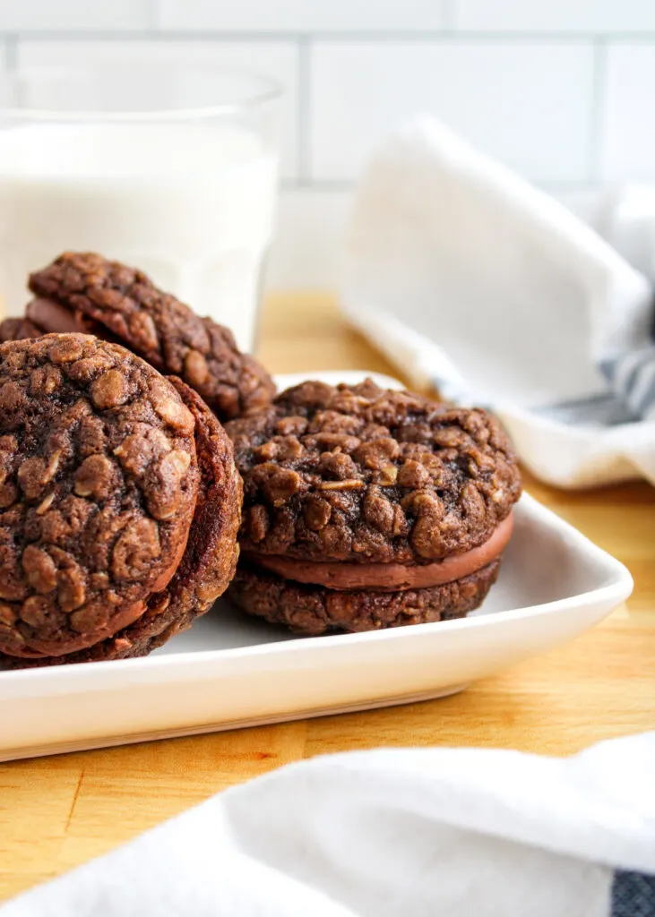 Move aside, Little Debbie! This oh so chocolate-y version of your favorite oatmeal cream pies features a decadent twist you're sure to love. 