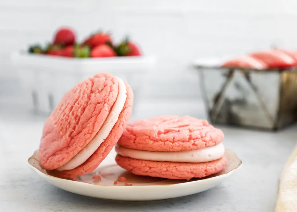 Strawberries and Cream Sandwich Cookies: A Delicious Treat for Any Occasion