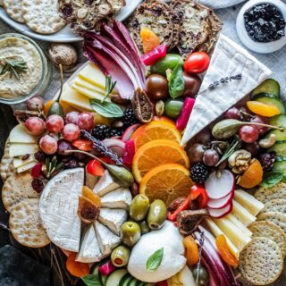 How to Make a Charcuterie Board: A Beginner's Guide