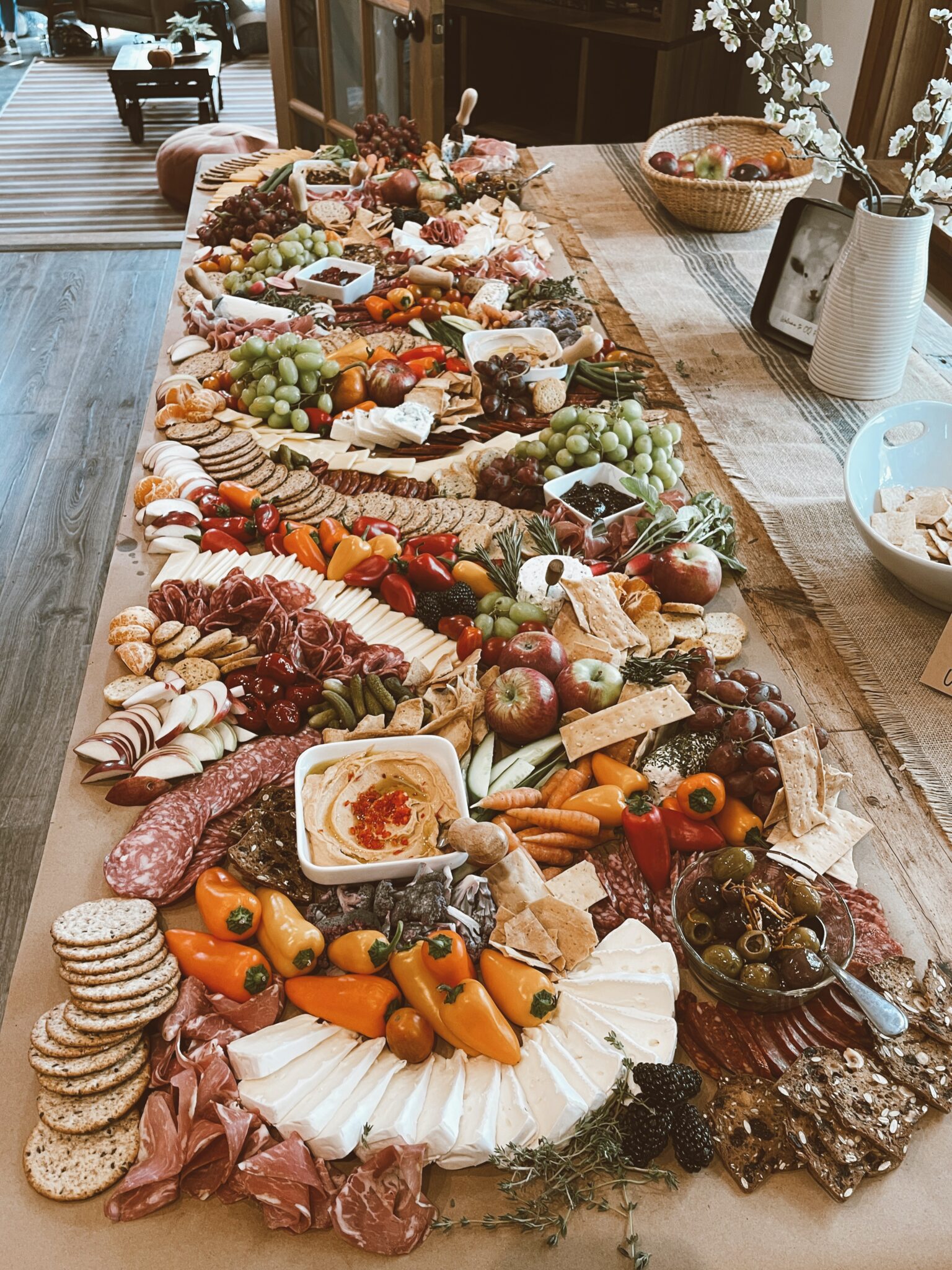 How To Make A Charcuterie Board: A Beginner's Guide (+ Free Printable 