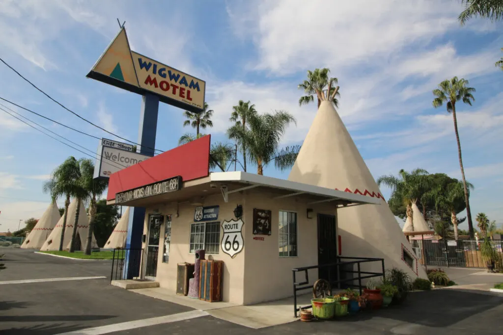 Roadside Attractions in California: A Guide to Quirky and Unique Stops