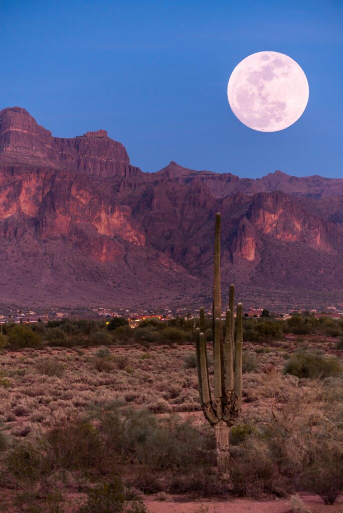 Hunter Supermoon Tonight: Brightest Full Moon of the Year Illuminates Autumn Sky