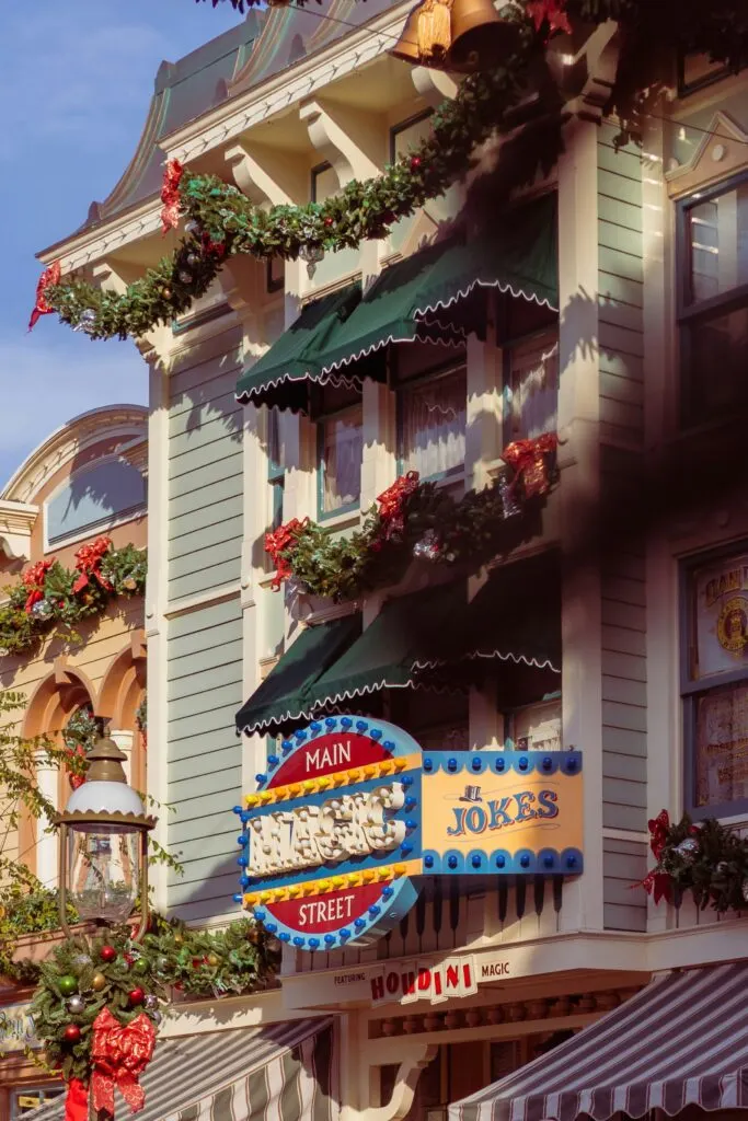 Christmas Villages in California: Festive Holiday Destinations for Family Fun