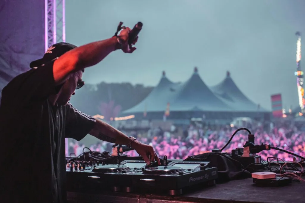 Coachella 2025: Your Ultimate Guide to Lineups, Dates, Events, and Activities 4 Coachella 2025: Your Ultimate Guide to Lineups, Dates, Events, and Activities