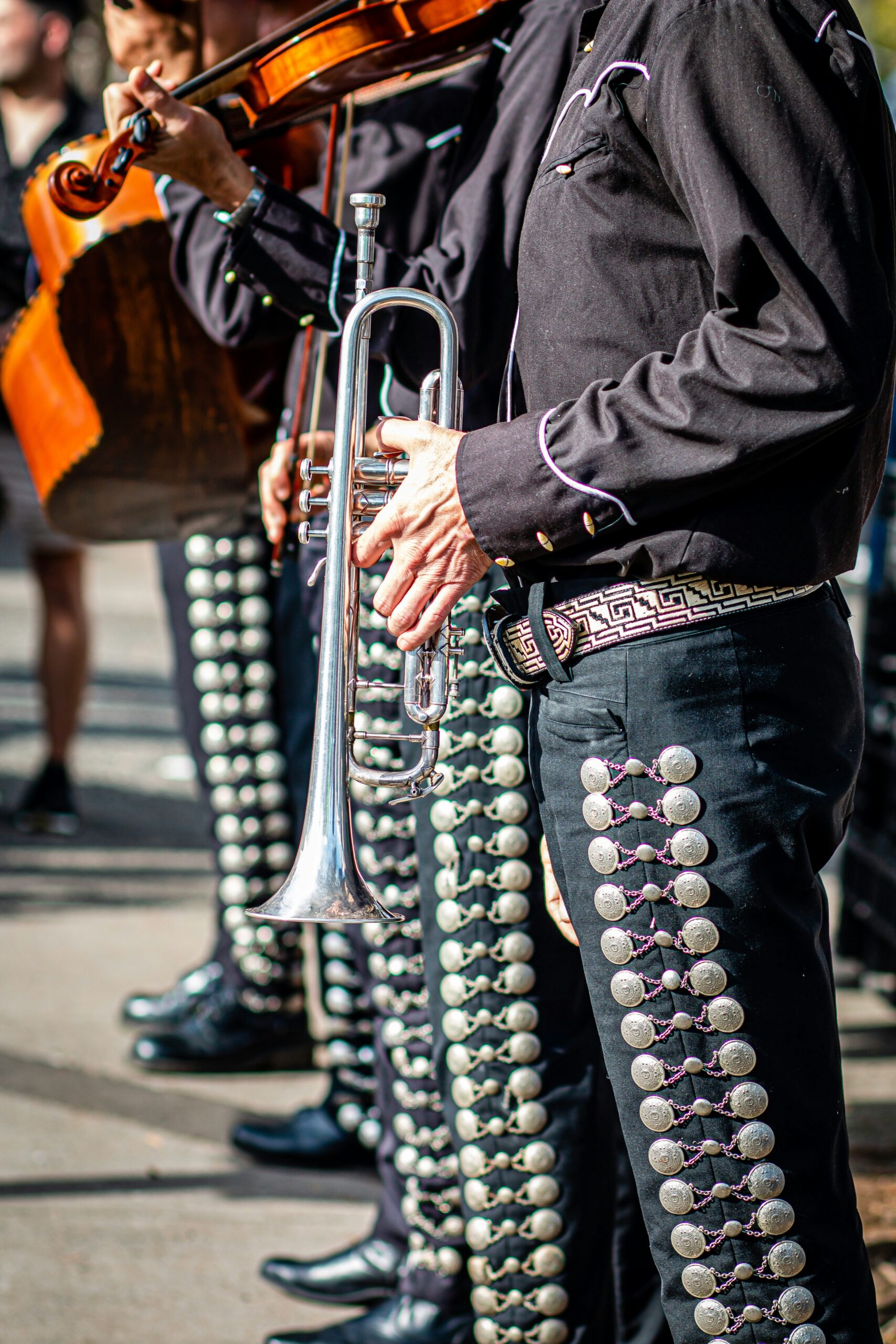 Best Towns in California to Celebrate Cinco de Mayo: Top Destinations for Festive Events and Parades 3 Best Towns in California to Celebrate Cinco de Mayo: Top Destinations for Festive Events and Parades