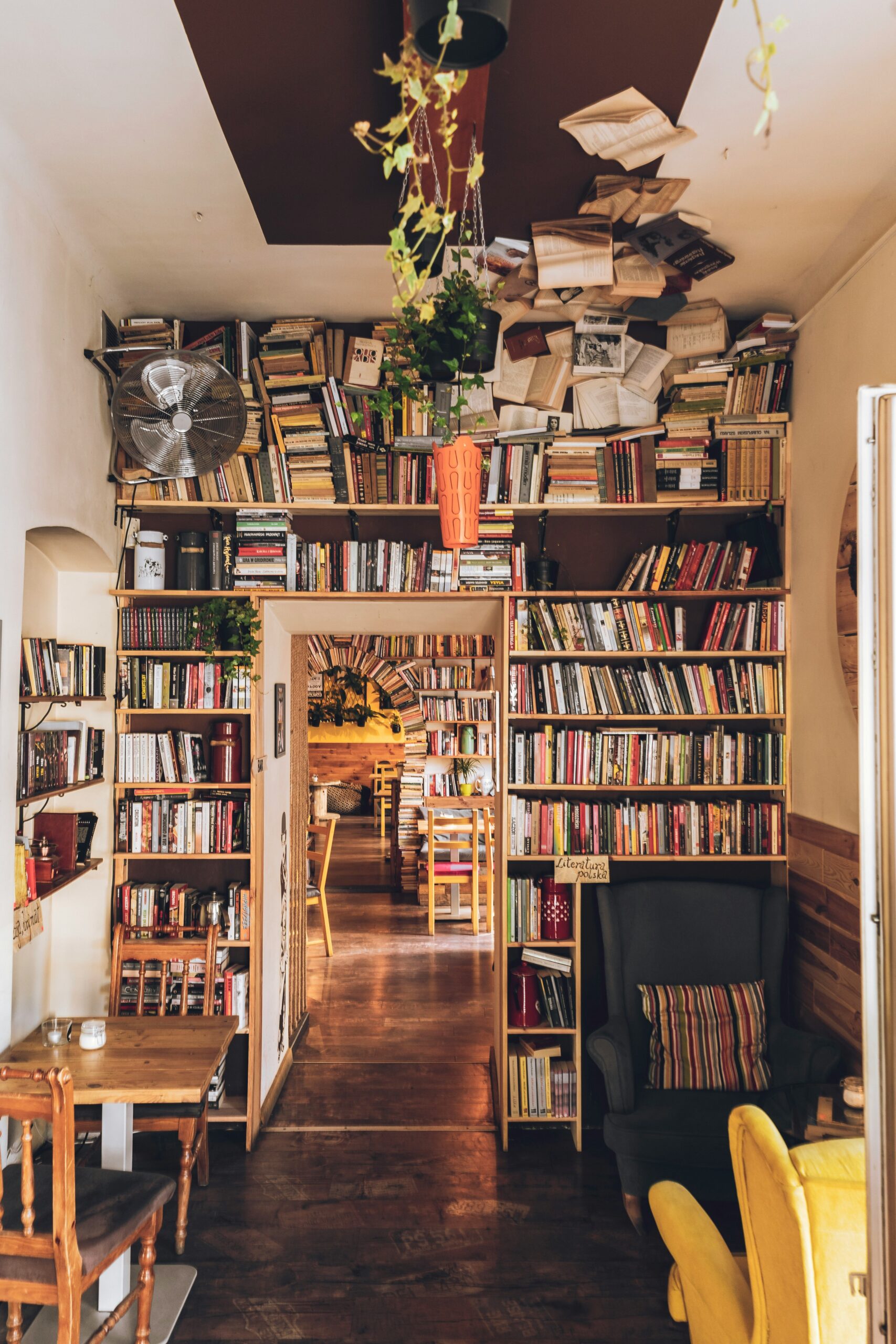 Local's Favorite Independent Bookstores in Northern California: Where Community and Creativity Thrive 5 Local's Favorite Independent Bookstores in Northern California: Where Community and Creativity Thrive