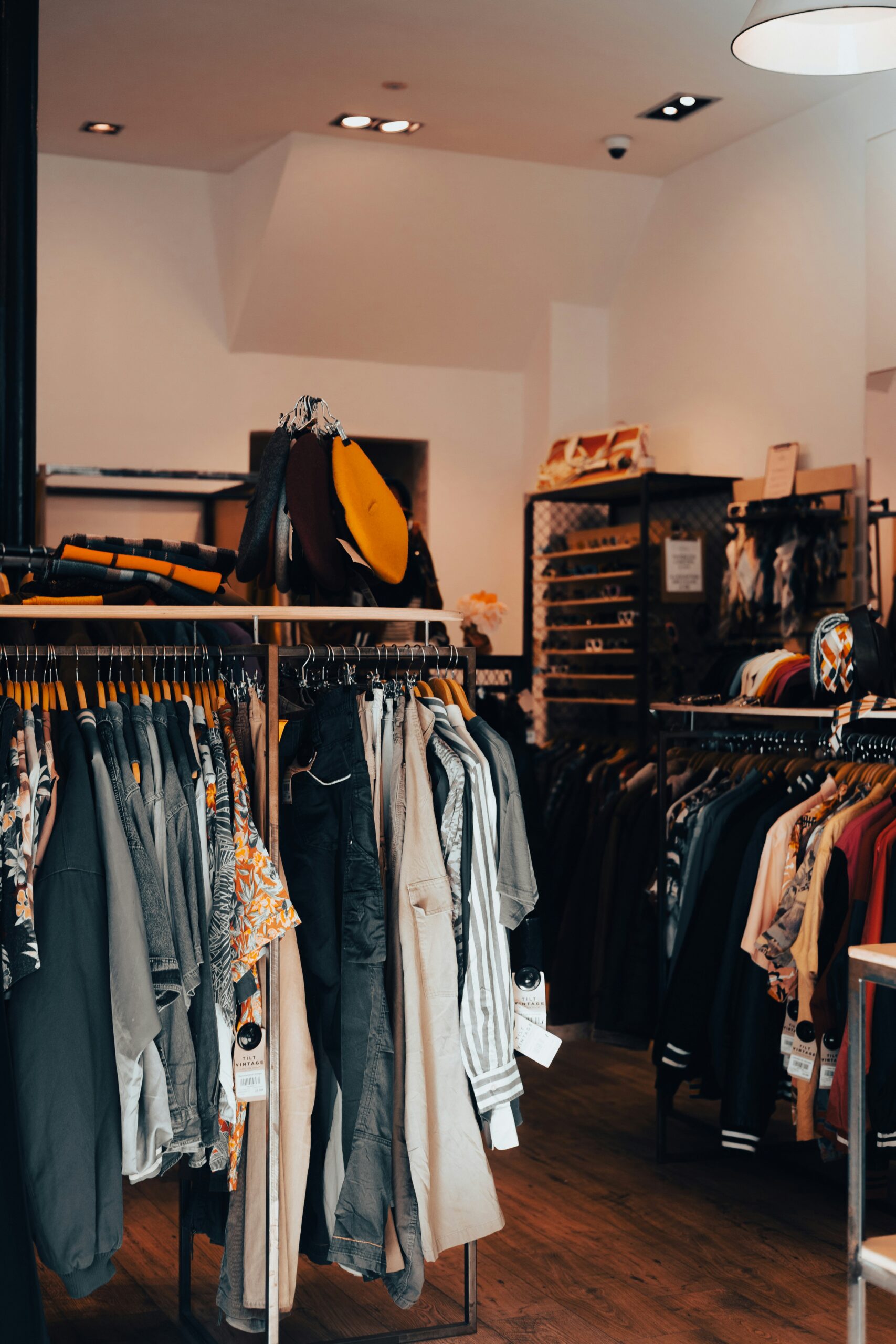 California’s Best Hole-In-The-Wall Vintage and Thrift Shops: Hidden Gems for Unique Fashion Finds 7 California’s Best Hole-In-The-Wall Vintage and Thrift Shops: Hidden Gems for Unique Fashion Finds