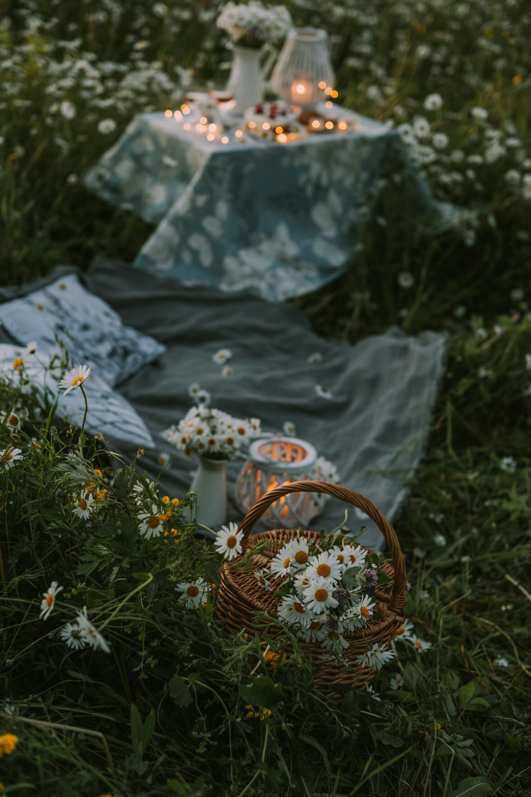 The Juicy California Travel Trend You Need This Summer: Stone Fruit Farm Stands + Sunset Picnics 3 The Juicy California Travel Trend You Need This Summer: Stone Fruit Farm Stands + Sunset Picnics